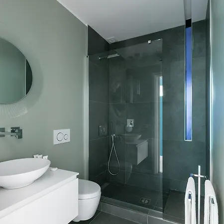 Via Ciro Menotti Apartament